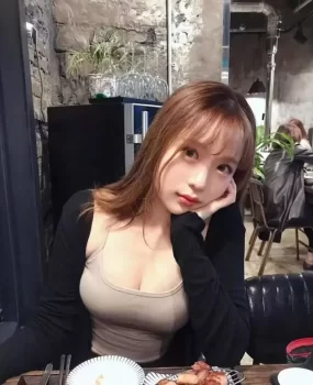 小姐姐很烧杯，叫声很带劲