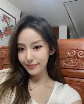 南昌红谷滩小姐姐兼职肤白貌美大长腿