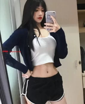 爆乳嫩模兼职随你玩弄