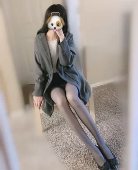 江苏杨州外围模特兼职嫩逼水多波大屁股大丝袜制服泡泡浴调情简直爽翻了