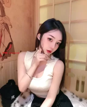 石家庄性感美女个人兼职，咪咪白嫩饱满，粉粉鲍鱼逼